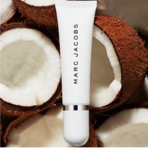 Marc Jacobs Under(cover) Blurring Coconut Face Primer
